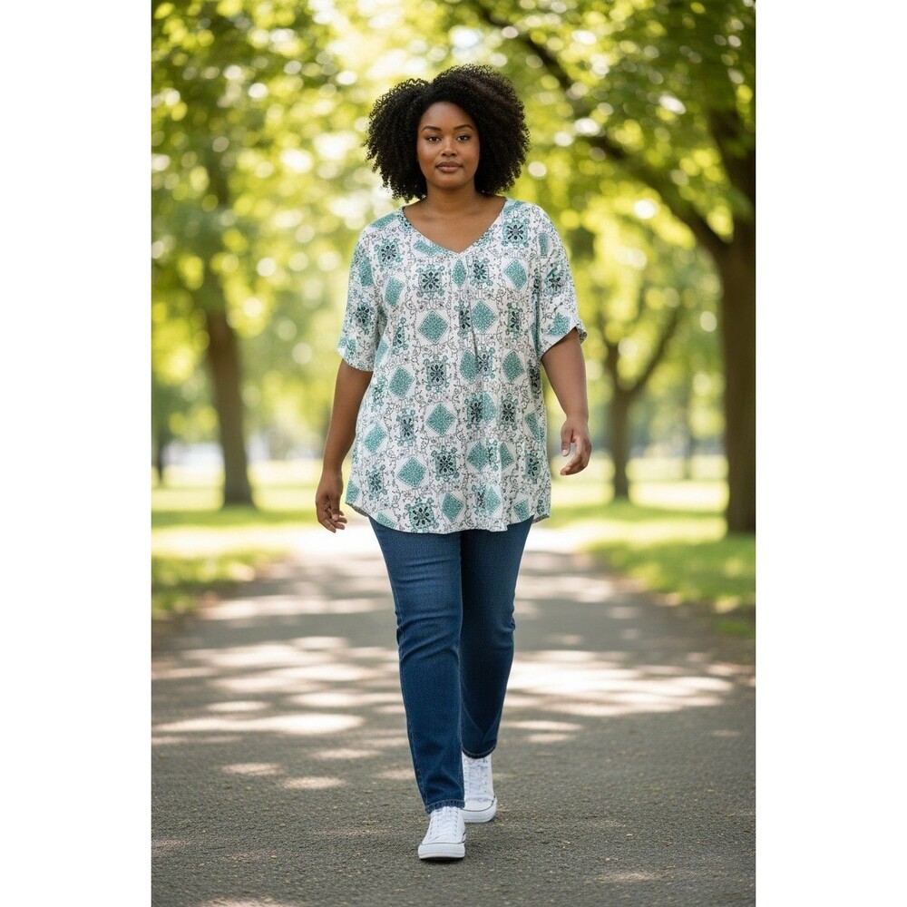 Emily Stacy Women's 3X Top Black White and Aqua Short Sleeve  Knit Pullover